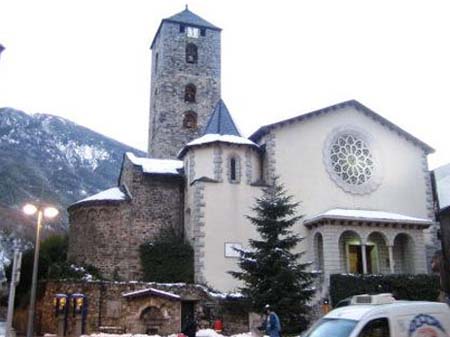Iglesia muestra de la religión en Andorra